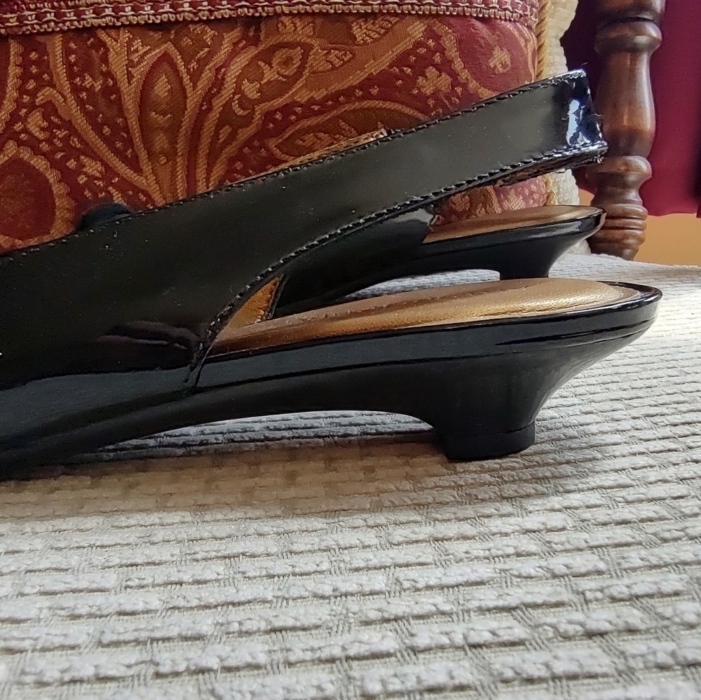 Arturo Chiang 8.5 Black Patent Leather Elastic Slingback Flats! - Picture 7 of 10